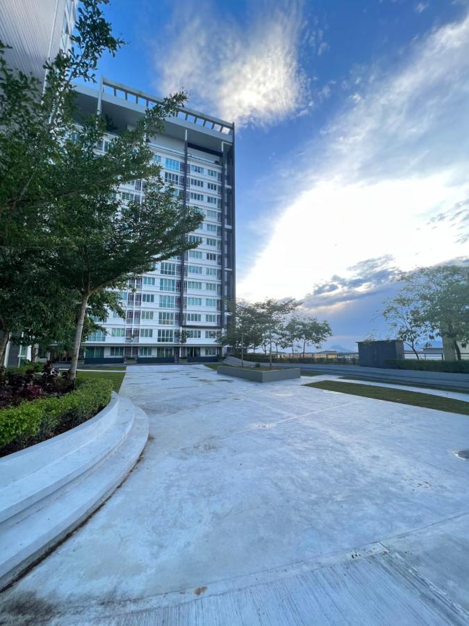 Rayyan Condominium @ Metrocity Square Kuching Luaran gambar