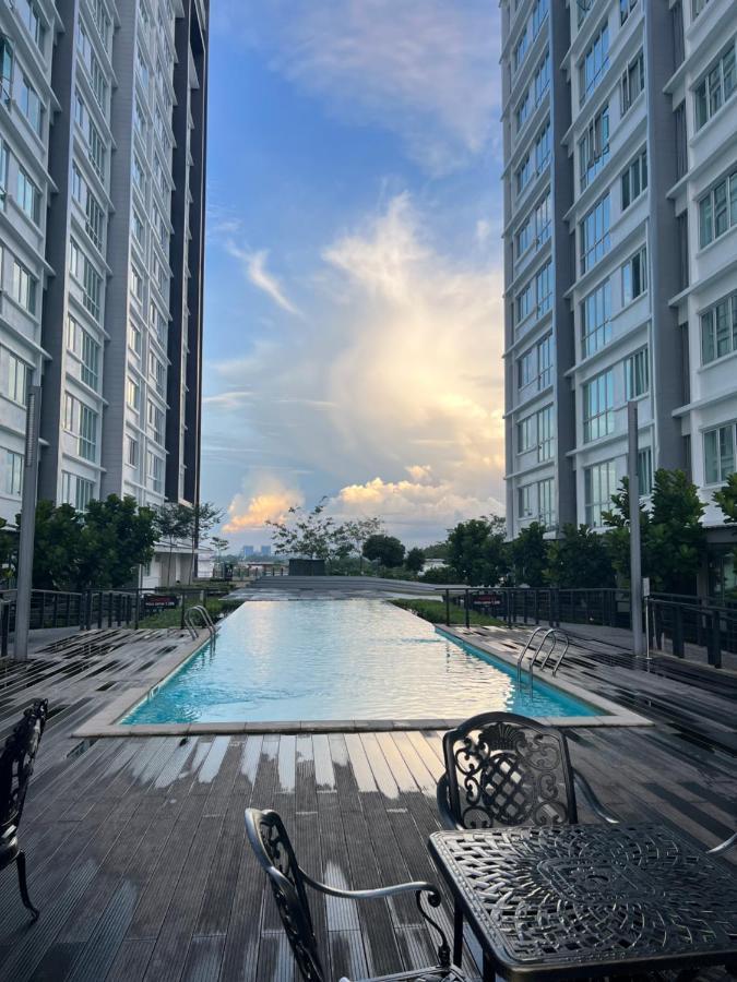 Rayyan Condominium @ Metrocity Square Kuching Luaran gambar